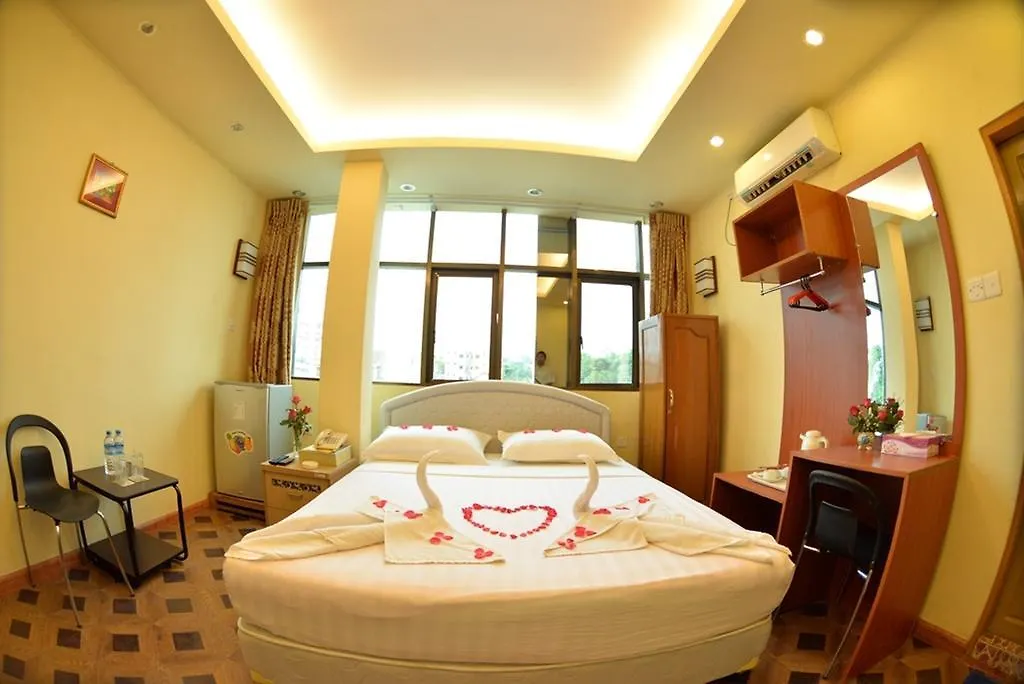 יאנגון New Golden Forward Hotel