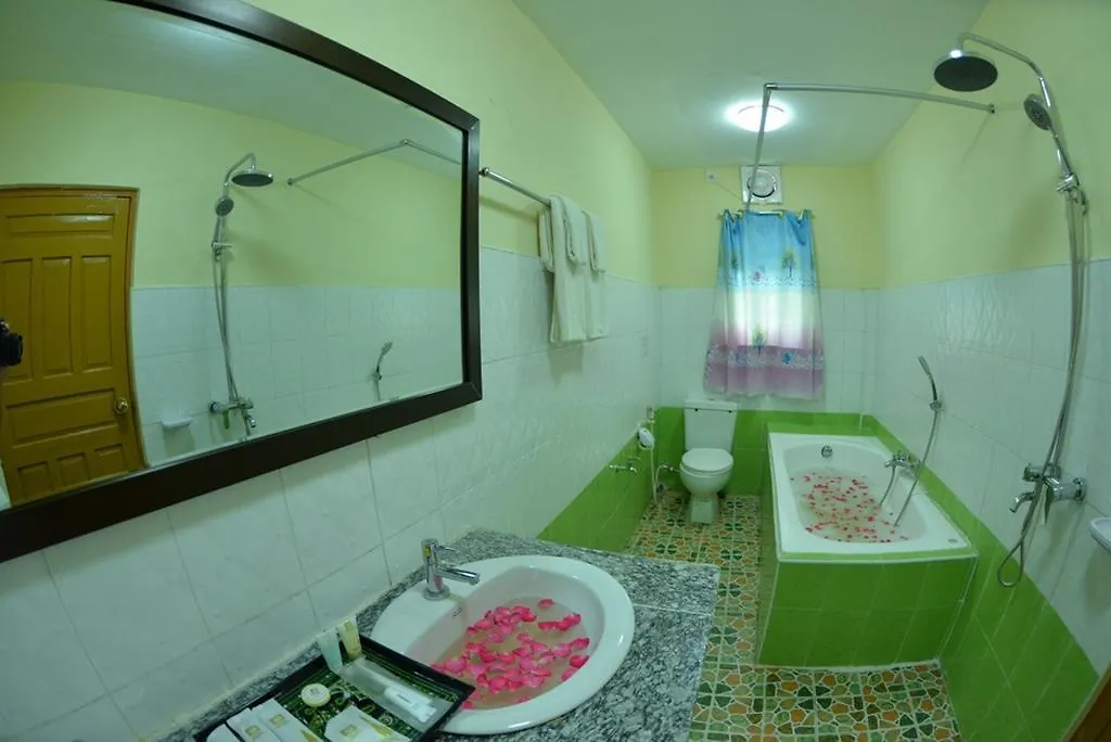 יאנגון New Golden Forward Hotel