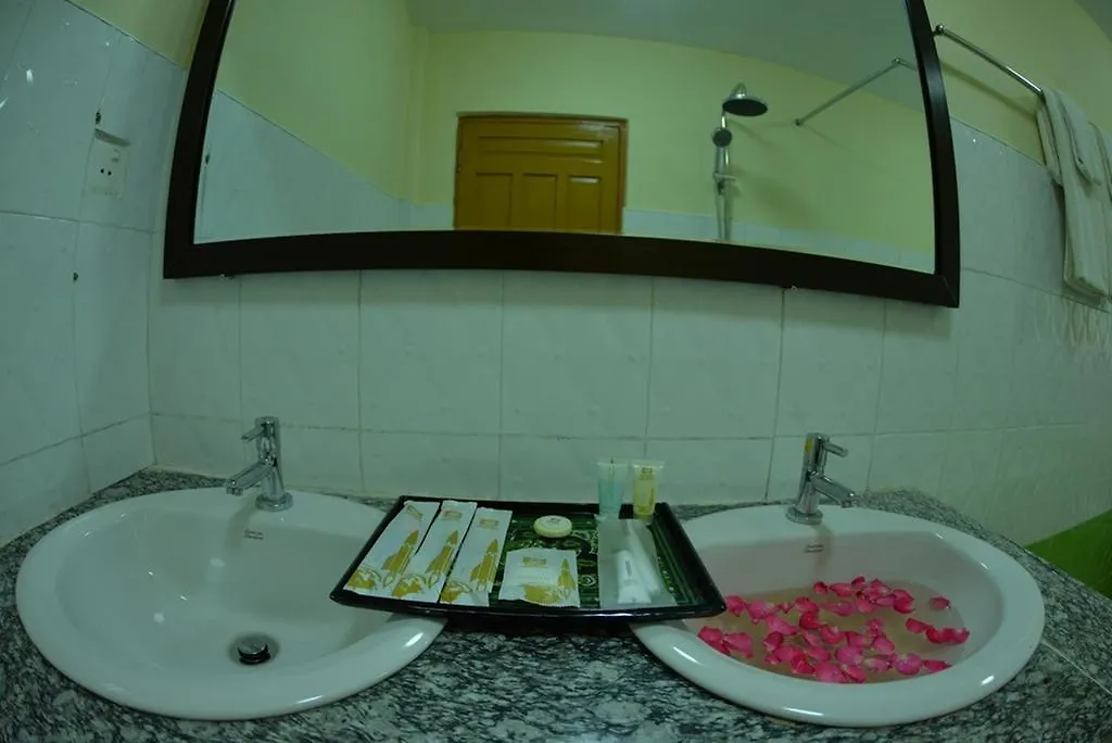 ***  יאנגון New Golden Forward Hotel מיאנמר