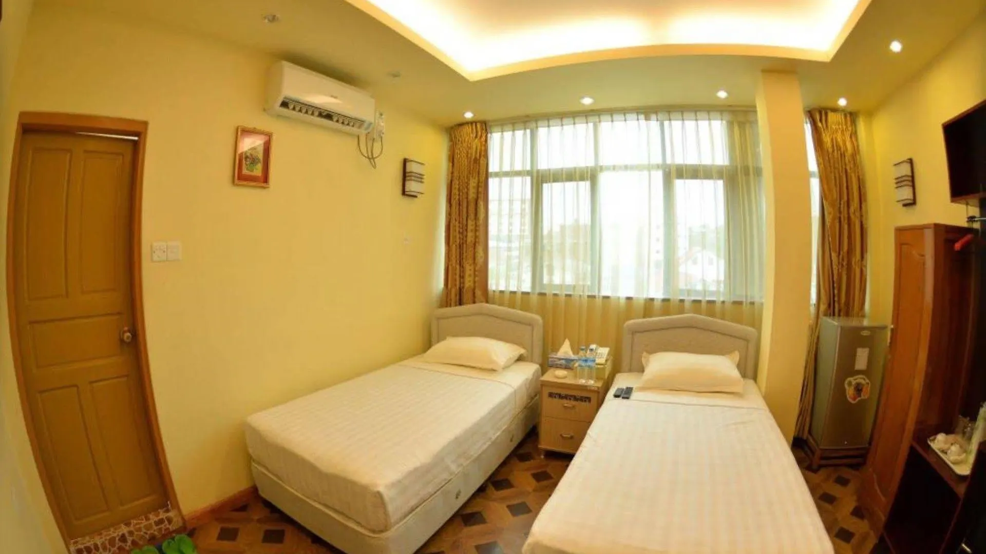 יאנגון New Golden Forward Hotel