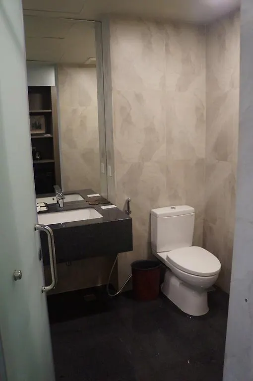 New Golden Forward Hotel Yangon