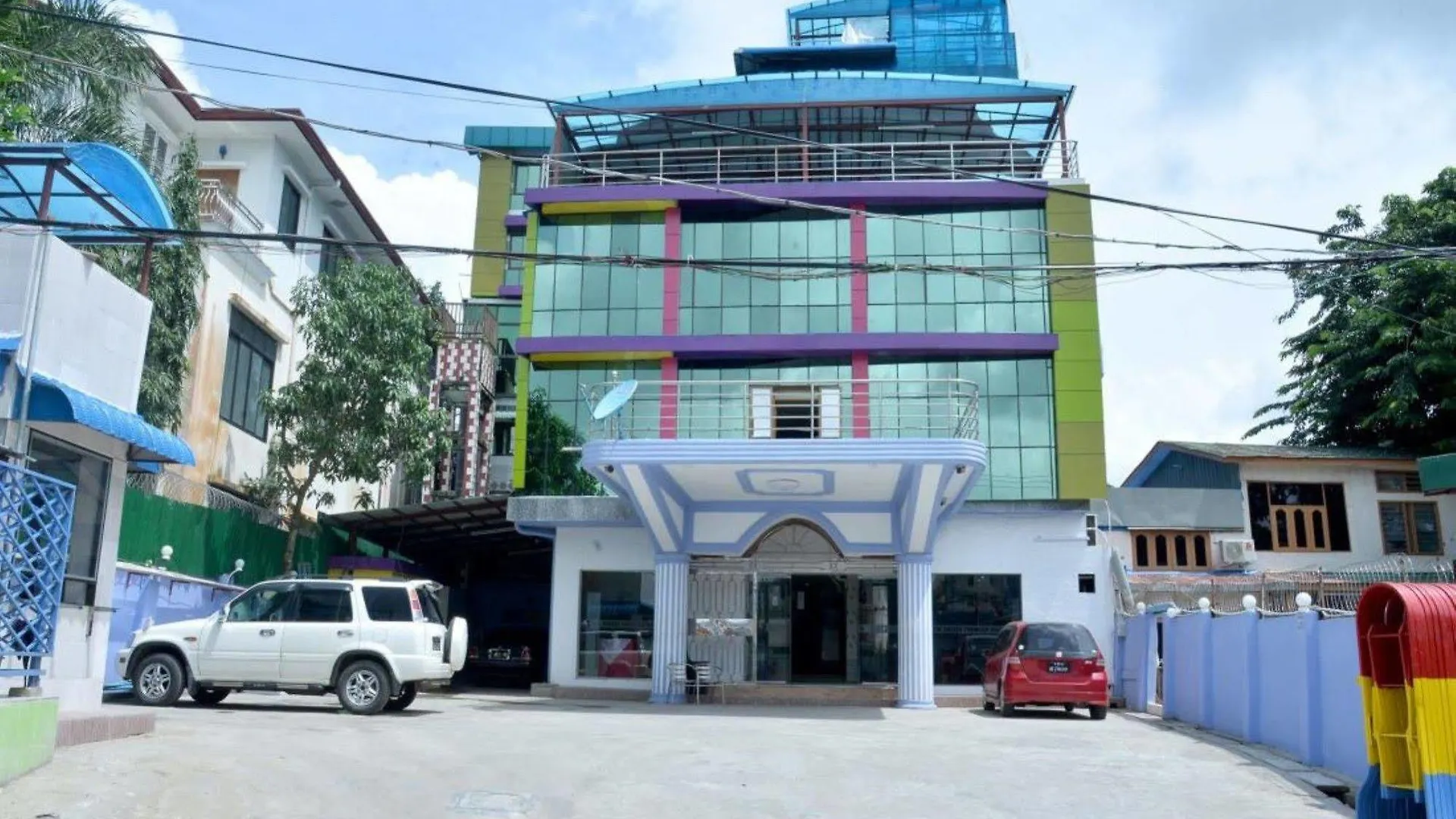 New Golden Forward Hotel Yangon 3*,